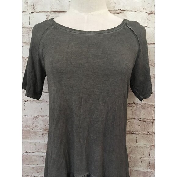 Dantelle Tunic Top Gray Ruffled Hem Short Sleeve Jersey Knit NEW  Size S - Picture 2 of 4